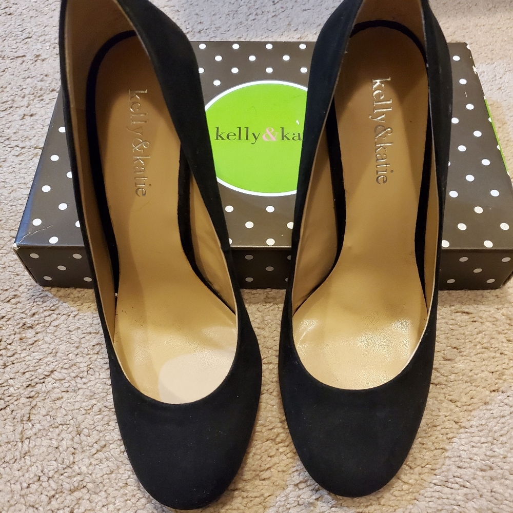 Back Suede Pumps